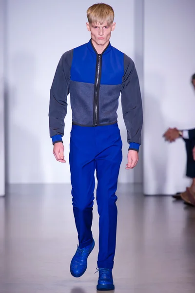 Look 3